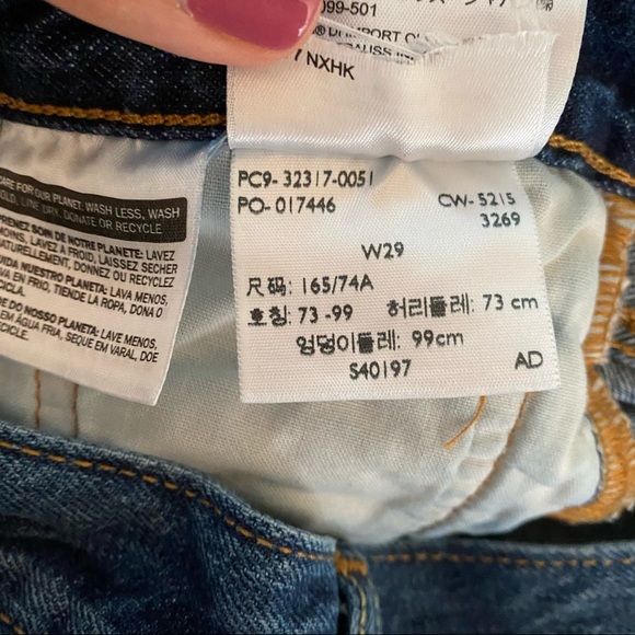 Levi’s High Rise Cherry Patch 501 Shorts Size 29 - Picture 6 of 7